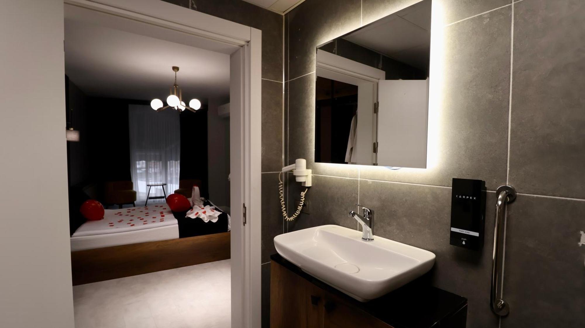 Isbilir Hotel Nevşehir Esterno foto